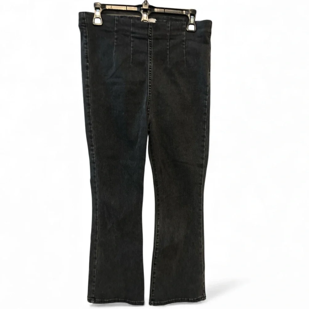 Free People Charcoal Black Distressed Denim Jeans. EC size 29
